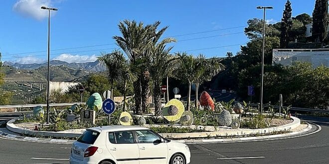 Almuñécar roundabouts transformed by giant subtropical fruit sculptures
