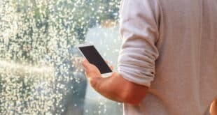 Storm Oriana hits Spain: How to keep your phone alive if the power goes