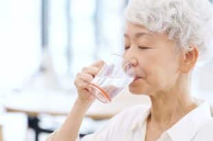 The surprising health benefits of drinking hot water every day