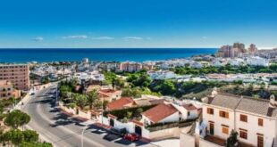 Irish expat in Spain says his mental health is 'far better' despite 'much lower' salary