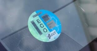 That little windscreen sticker could stop you driving into Spanish cities – here’s what the V-25 really means