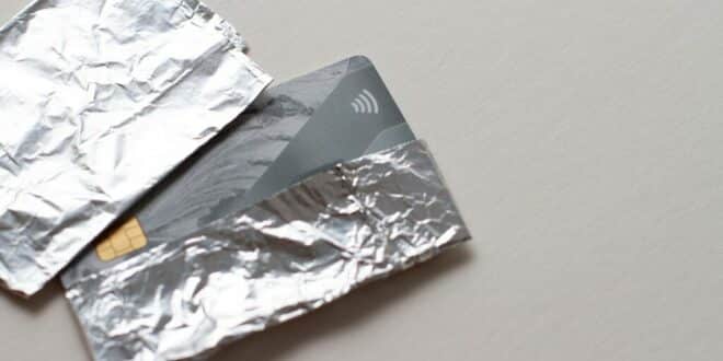 Warning issued to wrap bank cards in foil to avoid contactless theft in public places