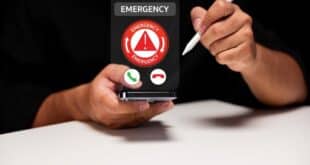 The 5 things you should always keep on your phone in case of emergency