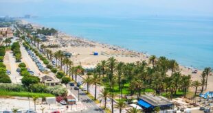 Torremolinos issues swimming warning on Los Álamos beach due to nearby sewage spill