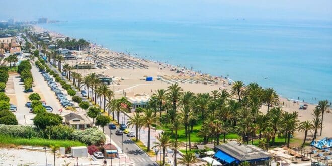 Torremolinos issues swimming warning on Los Álamos beach due to nearby sewage spill