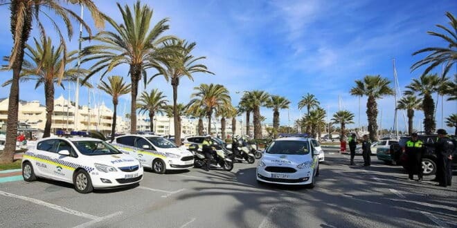 Benalmadena local police launch campaign for seatbelt use – €200 fine for those who flout law
