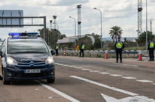 Fines of up to €30,000 for WhatsApp alerts: Why sharing police checkpoints is a 2026 ‘serious offense’