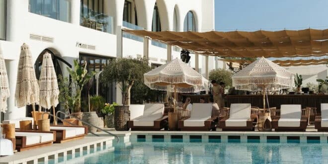 Nube floats into Estepona