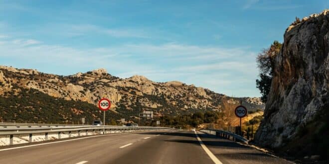 Speed cut to 100 kmh on Spanish roads: where drivers are already being slowed down