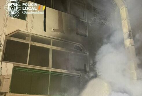 PICTURED: Dozens evacuated from Costa del Sol tourist hotspot as fire torches shops and cars