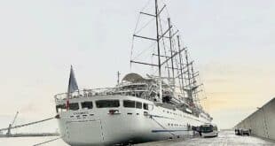 The world's largest luxury yacht with Michelin Star cuisine docks for the first time in Motril