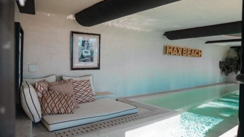 OLIVE PRESS OFFER: Bag a pair of poolside sunbeds free at totally refurbished Costa del Sol beach club 