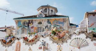 Wild mosaics and recycled treasures transform an ordinary house into an artistic haven near Playamar Beach.