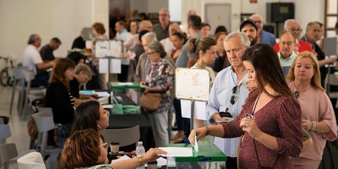 Nuns, celebrities and the beach: Andalusian election day in Malaga province