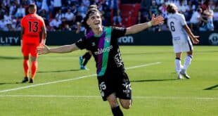 Convincing away victory keeps Malaga CF on track for the play-offs