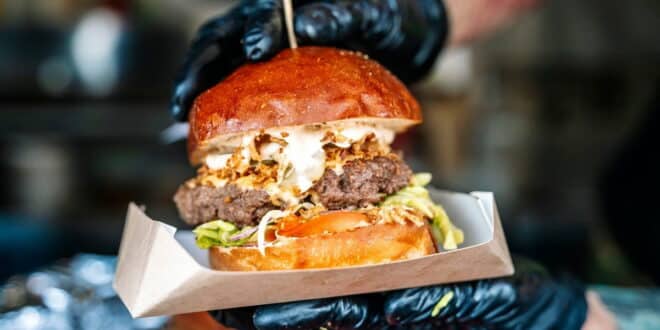 Burger lovers, get ready. San Pedro is hosting a stop on Spain’s Burger Cup tour with free entry