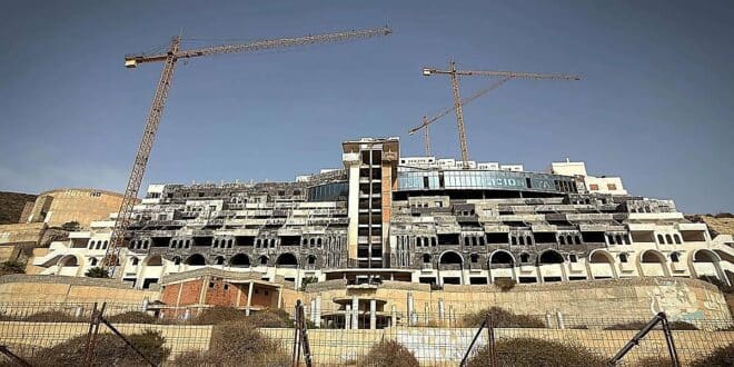 El Algarrobico demolition row: Junta and PSOE clash over hotel clearance responsibilities