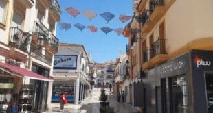 Bargain hunters, bags at the ready get ready as Benalmadena’s streets turn into a shoppers dream
