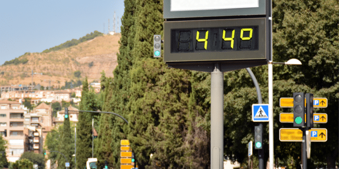Red heat warning for Valencia and Alicante as temperatures reach 44C, storms forecast for Thursday