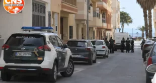 Guardia Civil operation in an Adra residential street