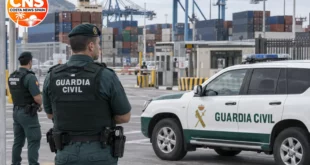 Guardia Civil vehicle near containers at Algeciras port